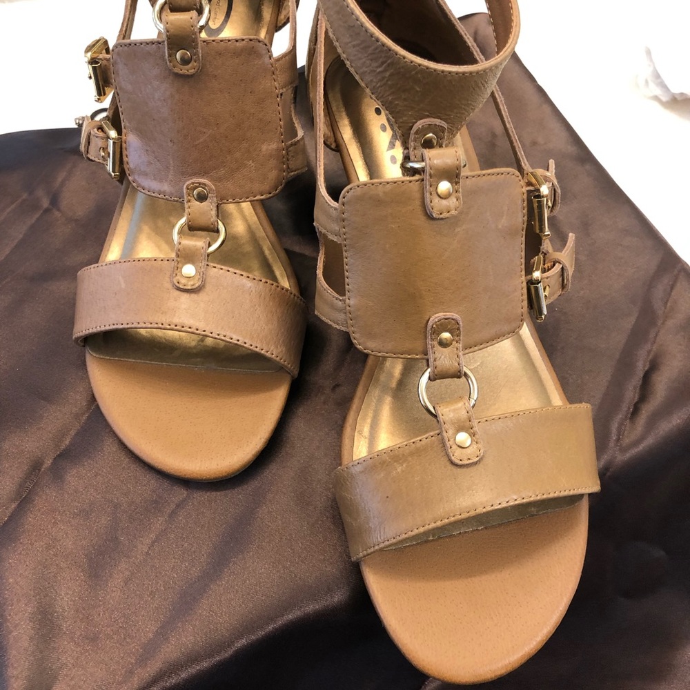 Wedge sandals